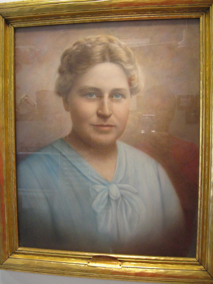 Harriet Duff Phillips portrait.jpg