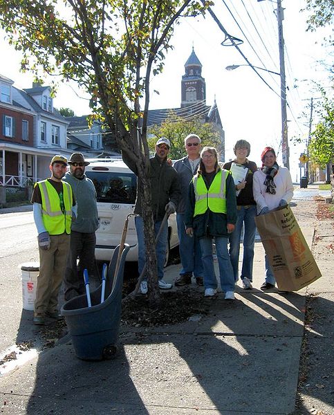 File:Tree tenders Mulch Madness.jpg
