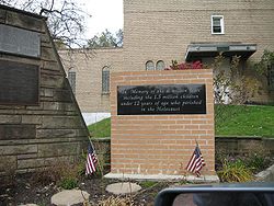 Memorial plaque.jpg