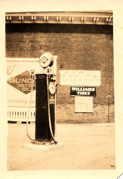 File:Page's gas pump.jpg
