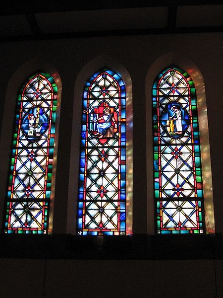 File:Ucoc church window 4.jpg