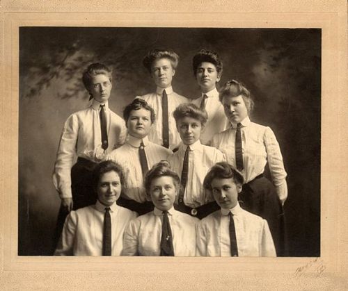 Harriet Duff Phillips Class of 1903.jpg